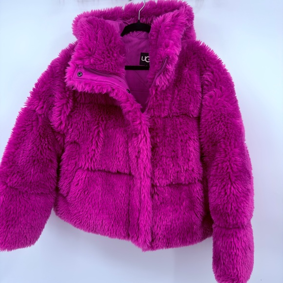 UGG Pink Faux Fur Teddy Jacket Coat Hooded Size M NWT - Picture 3 of 7